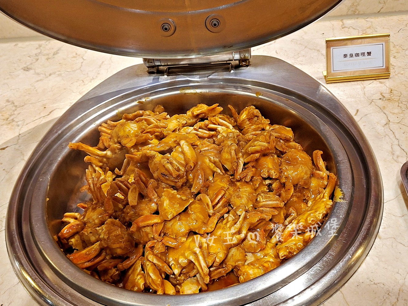 台中 潮港城太陽百匯 ll 魚市場海鮮直送讓你吃到最新鮮海鮮，多款海鮮料理任君挑選，台中吃到飽自助Buffet推薦