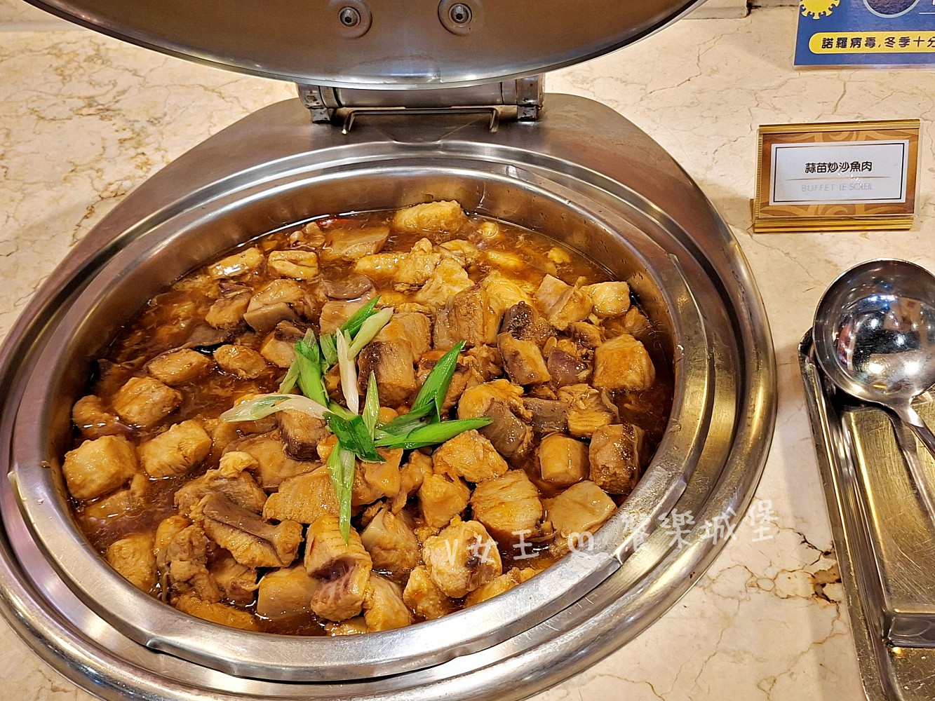 台中 潮港城太陽百匯 ll 魚市場海鮮直送讓你吃到最新鮮海鮮，多款海鮮料理任君挑選，台中吃到飽自助Buffet推薦