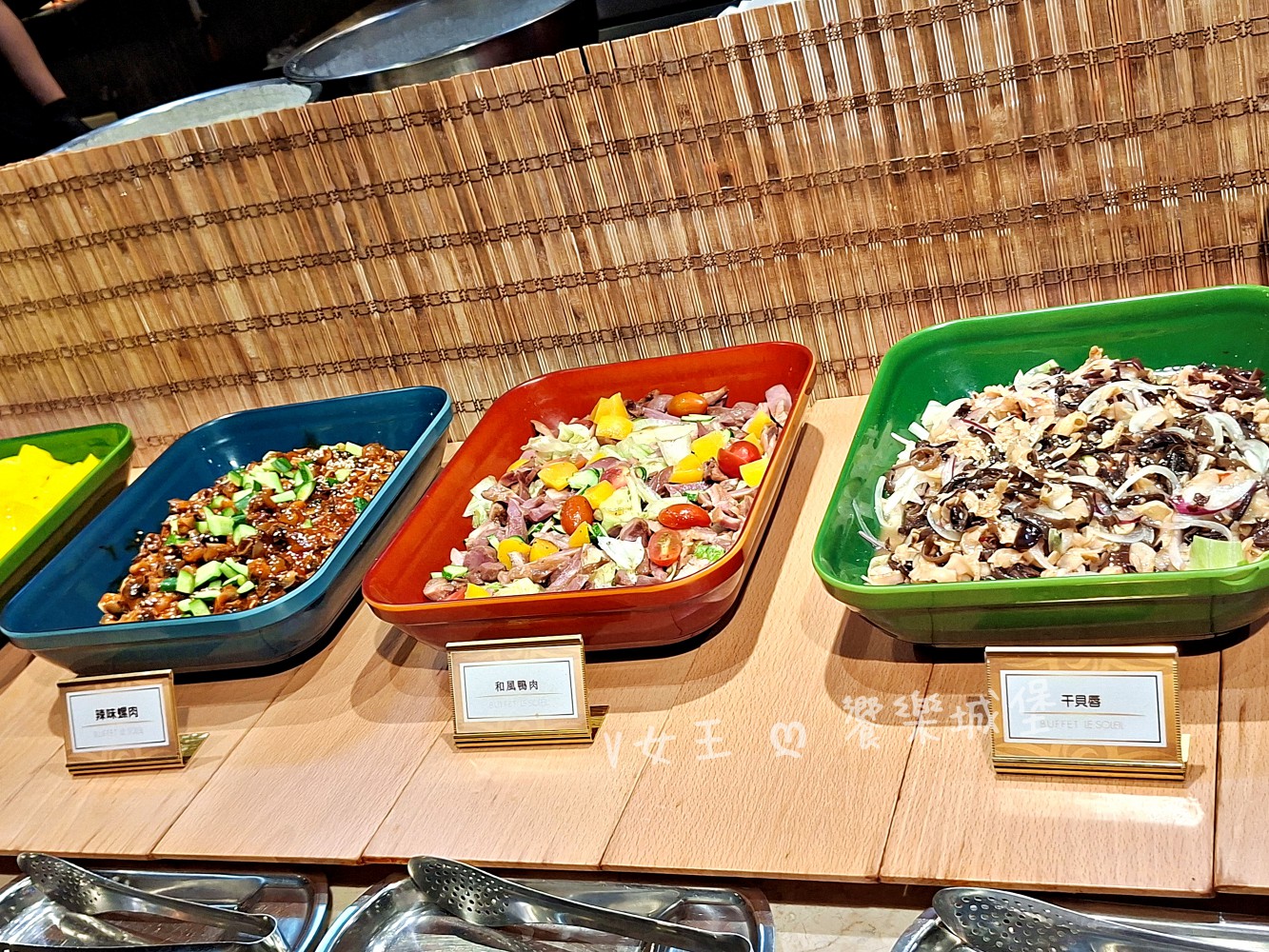 台中 潮港城太陽百匯 ll 魚市場海鮮直送讓你吃到最新鮮海鮮，多款海鮮料理任君挑選，台中吃到飽自助Buffet推薦