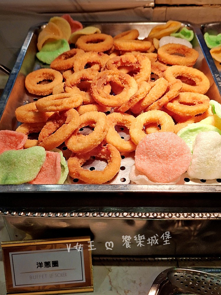 台中 潮港城太陽百匯 ll 魚市場海鮮直送讓你吃到最新鮮海鮮，多款海鮮料理任君挑選，台中吃到飽自助Buffet推薦