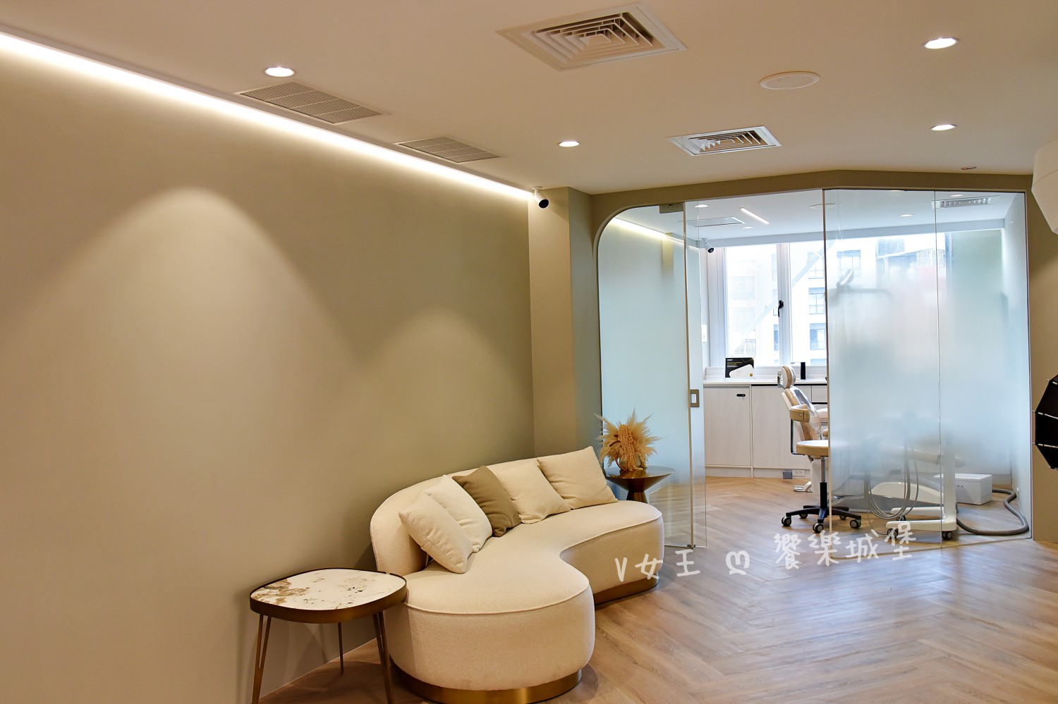 中壢 愛菲爾牙醫診所 ll 以「善與美學」的理念,將美感與尖端牙科技術結合,溫馨的看診環境專業的技術,讓你看牙不再緊張,打造出自信的笑容 - 第9張圖 中壢 愛菲爾牙醫診所 ll 以「善與美學」的理念,將美感與尖端牙科技術結合,溫馨的看診環境專業的技術,讓你看牙不再緊張,打造出自信的笑容