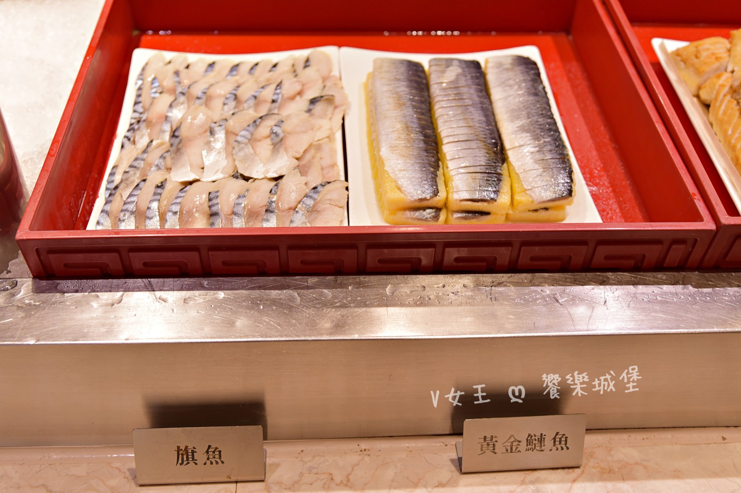 台中 潮港城太陽百匯 ll 魚市場海鮮直送讓你吃到最新鮮海鮮，多款海鮮料理任君挑選，台中吃到飽自助Buffet推薦