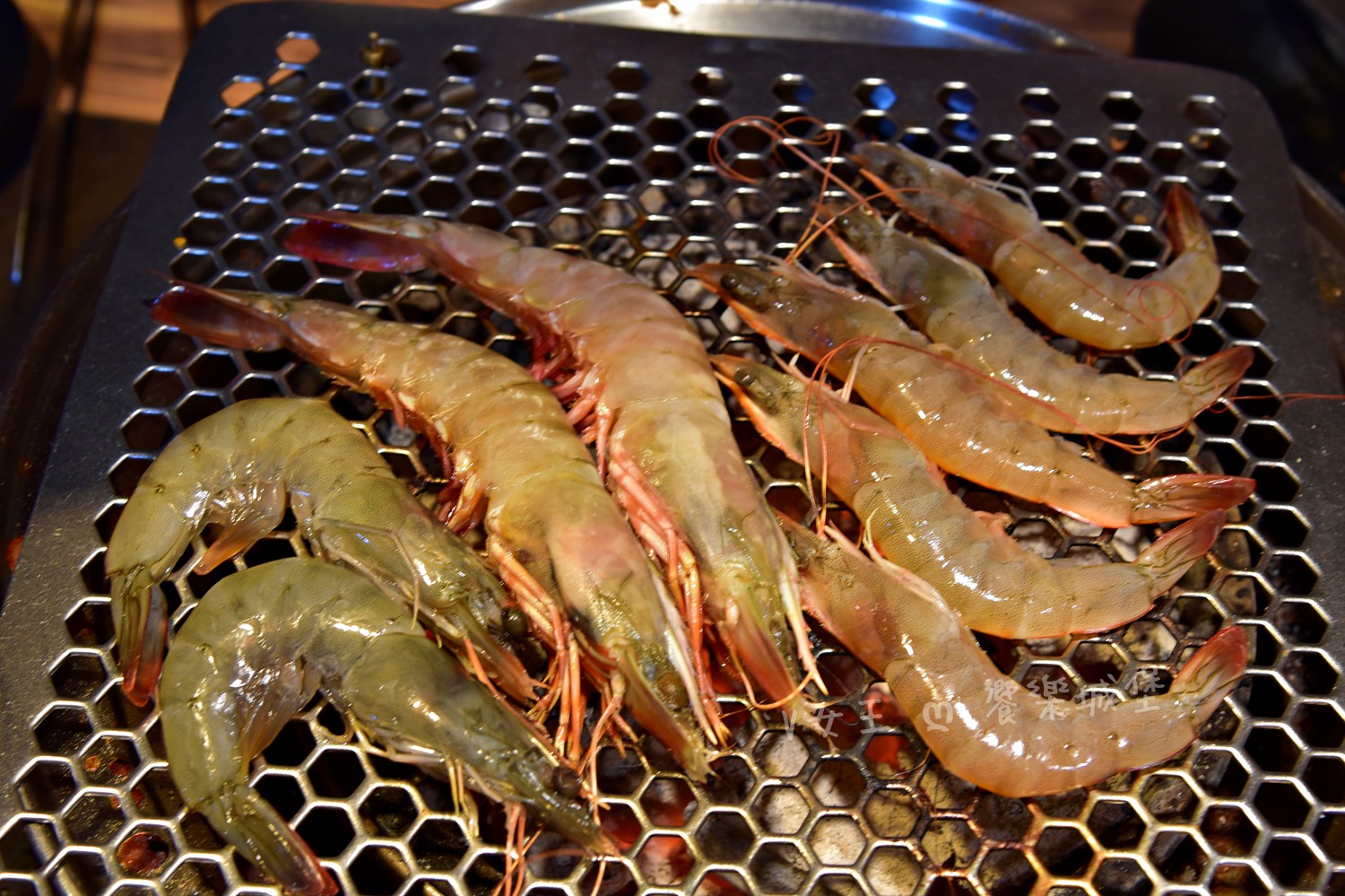 我就厲害江翠珍饌店 ll 炭火燒烤、火鍋任你點，百樣食材吃到飽，哈根達斯、酷聖石COLD STONE、BAR啤酒暢飲， 2小時內任你吃到飽