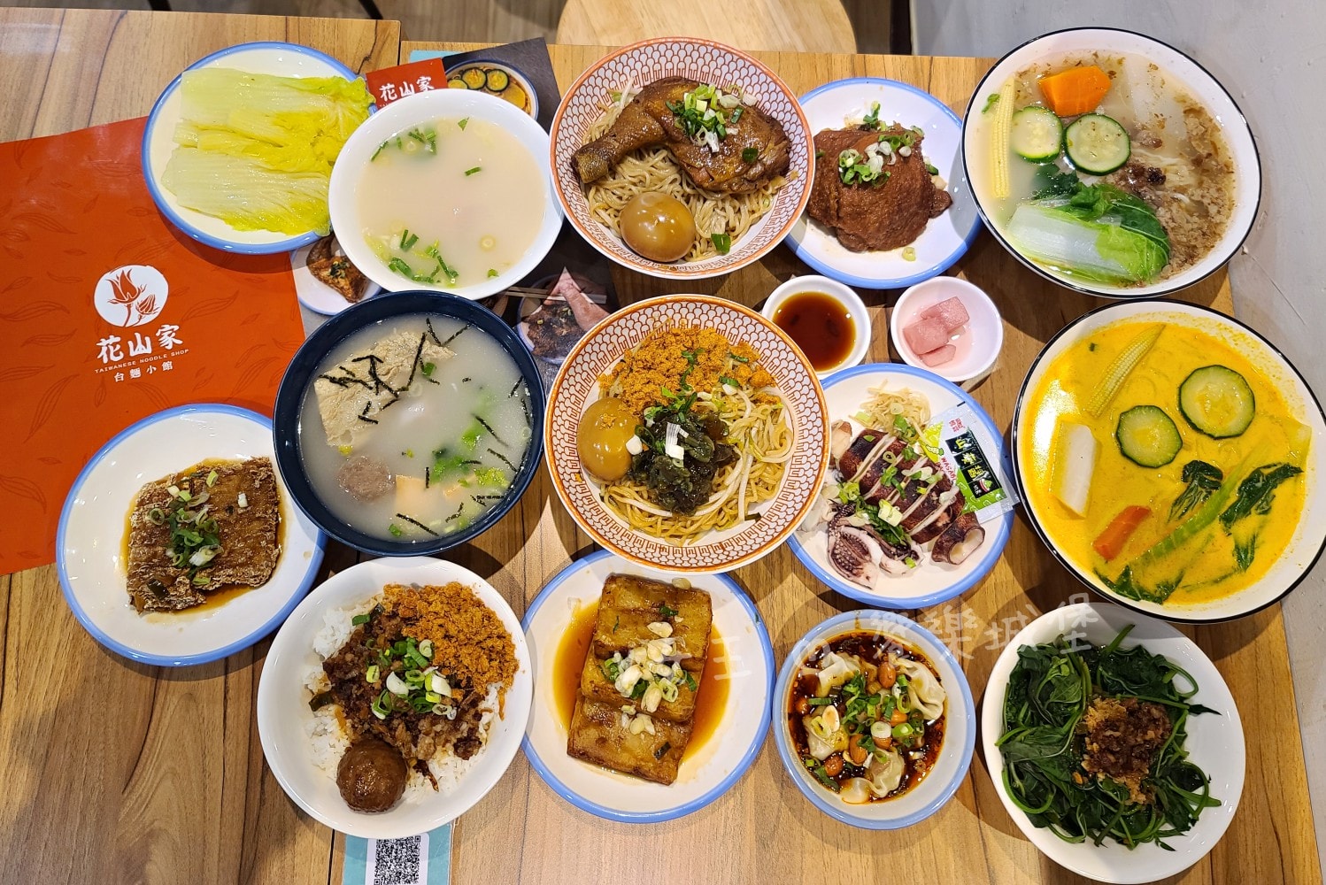 花山家台麵小館 板橋店 ll 堅持手作與細火慢熬，讓每位客人品嚐到那份最熟悉的台灣味