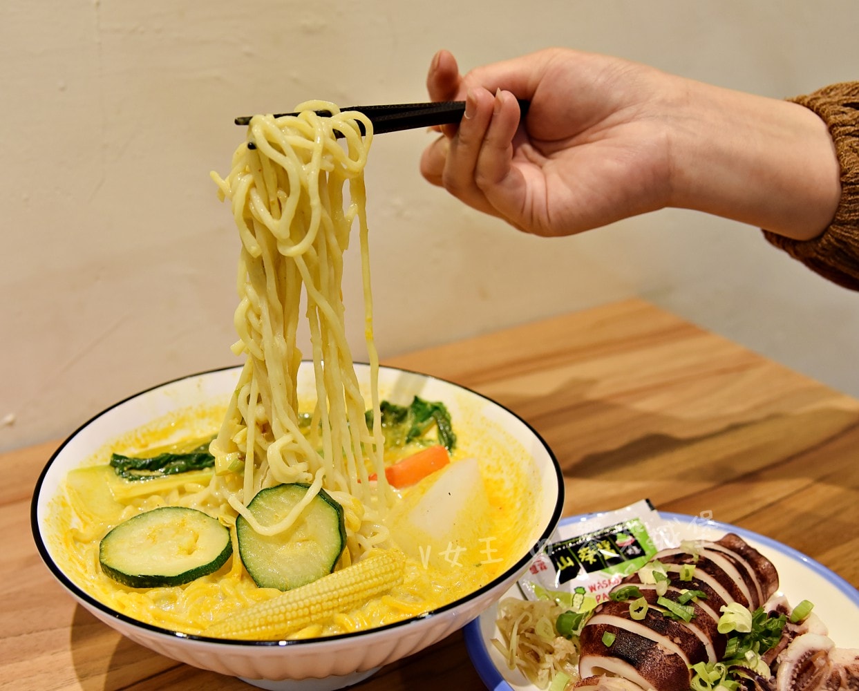 花山家台麵小館 板橋店 ll 堅持手作與細火慢熬，讓每位客人品嚐到那份最熟悉的台灣味