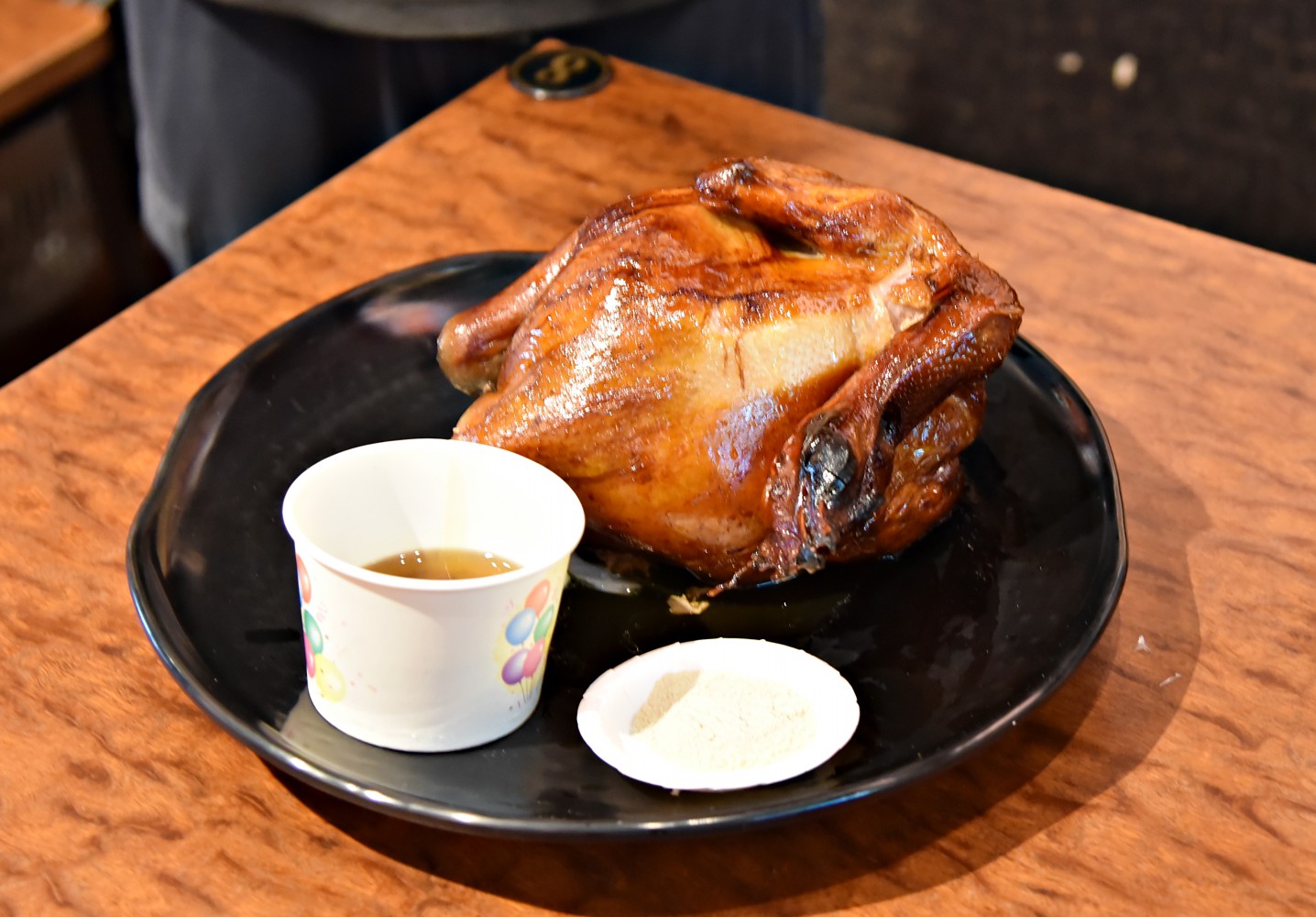 雞老闆桶仔雞景美店 ll 學生吃雞只要$599,消費滿2800就送桶仔雞一隻,店內還可以免費KTV歡唱,近捷運景美站,文山區必吃美食 - 第12張圖 雞老闆桶仔雞景美店 ll 學生吃雞只要$599,消費滿2800就送桶仔雞一隻,店內還可以免費KTV歡唱,近捷運景美站,文山區必吃美食